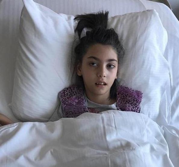 Ceyda Düvenci Tuana için sosyal medyadan çağrıda bulundu