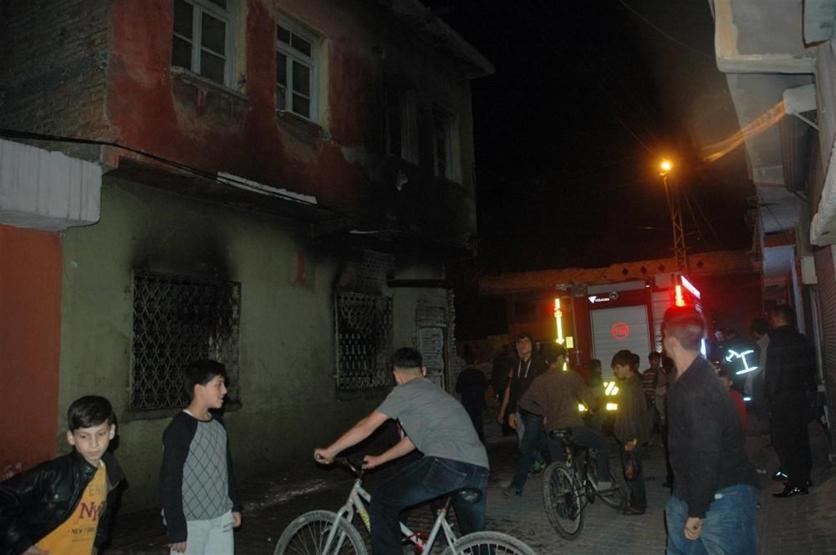 Ailesiyle tartışınca evi yaktı