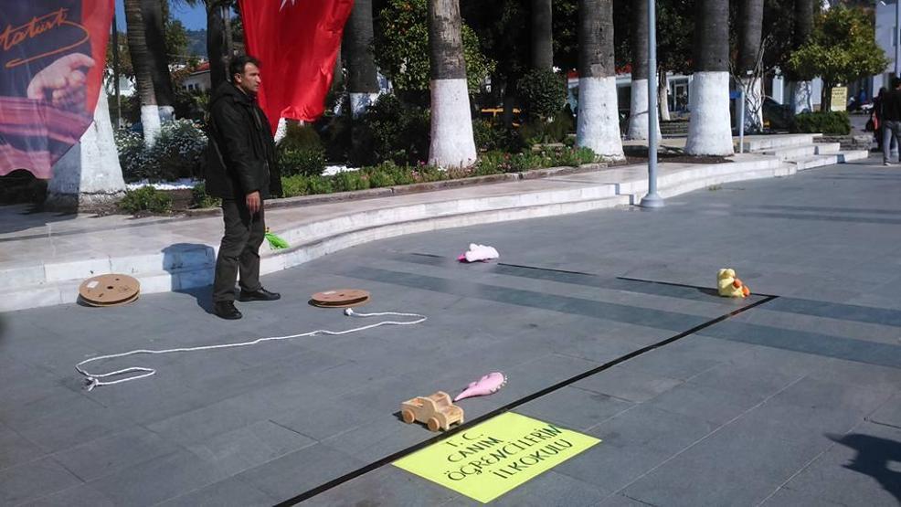 İşi için karada, denizde ve havada eylem yaptı