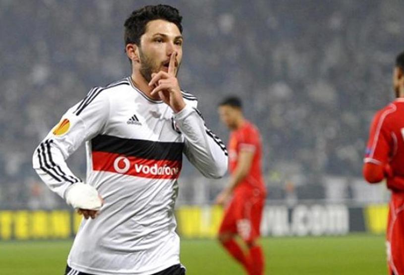 Beşiktaş Jeremain Lensi resmen istedi / İşte Sunderlandın yanıtı