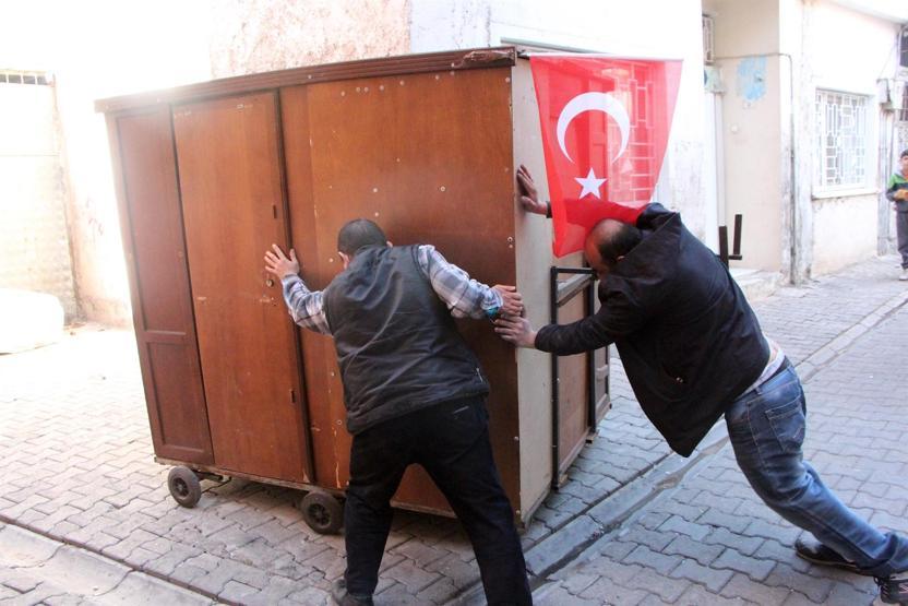 Gardırobunu eve dönüştürdü