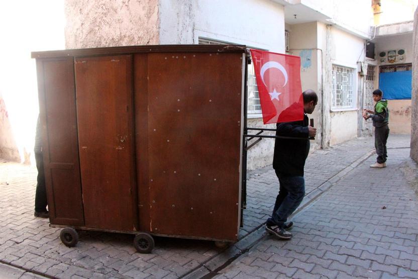 Gardırobunu eve dönüştürdü