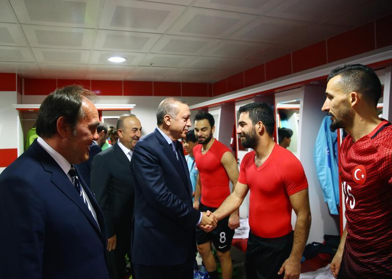 Cumhurbaşkanı Erdoğanla karşılaşan İsmail Köybaşının zor anları