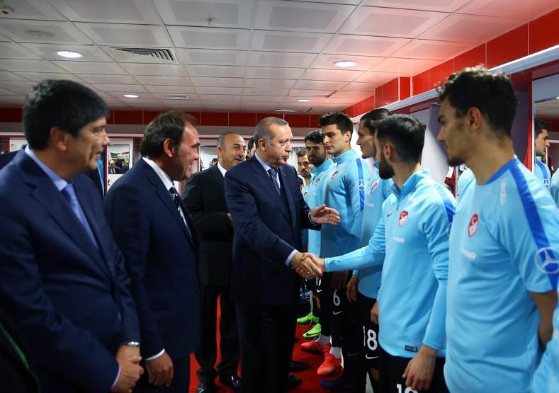 Cumhurbaşkanı Erdoğanla karşılaşan İsmail Köybaşının zor anları