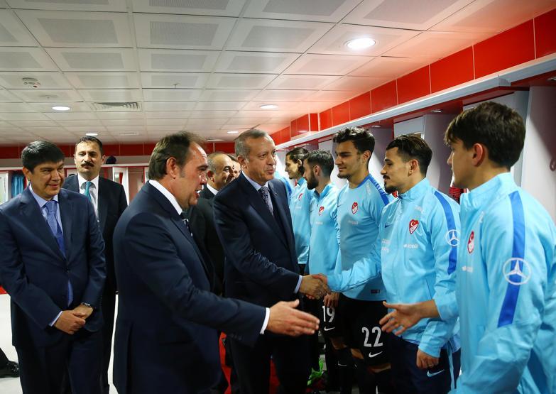 Cumhurbaşkanı Erdoğanla karşılaşan İsmail Köybaşının zor anları
