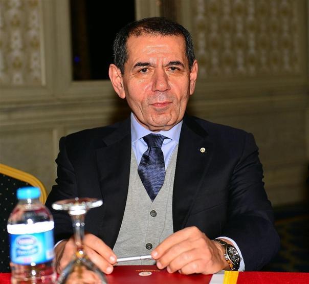 Dursun Özbek TT Arenanın tapusunu gösterdi