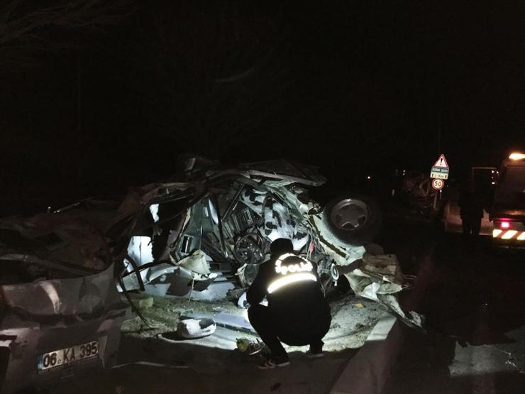 Ankarada trafik faciası: 5 ölü 1 yaralı