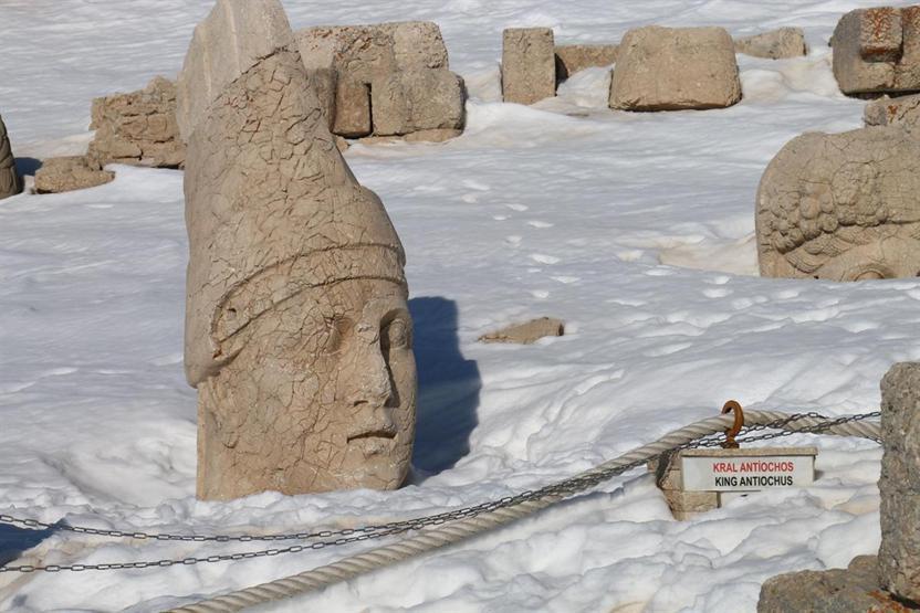 Karlar eridi Nemrut Dağına ilgi arttı
