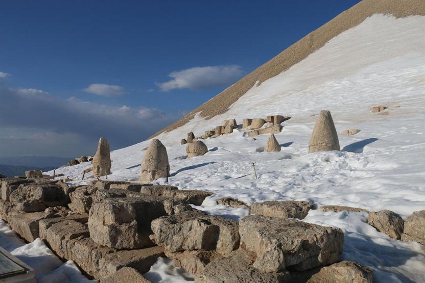 Karlar eridi Nemrut Dağına ilgi arttı