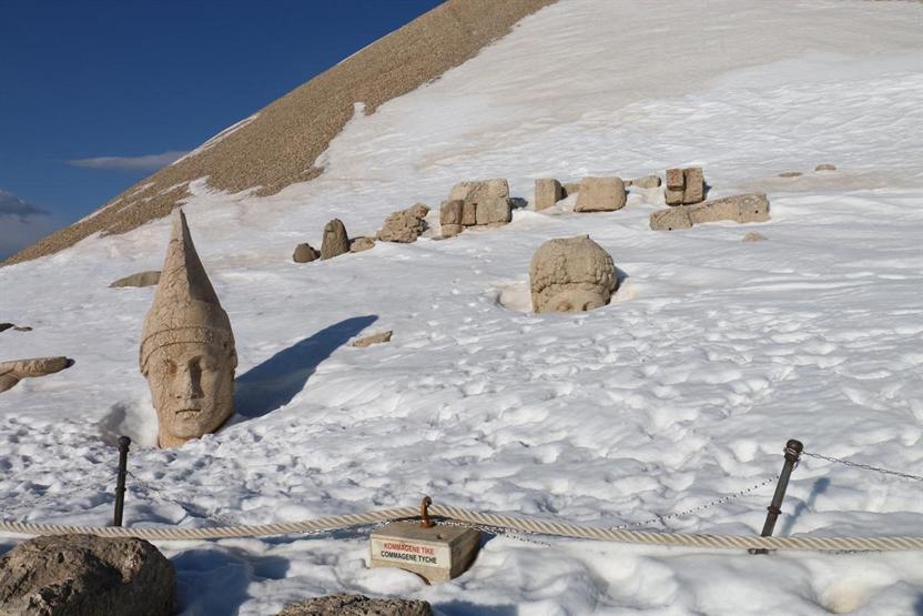 Karlar eridi Nemrut Dağına ilgi arttı