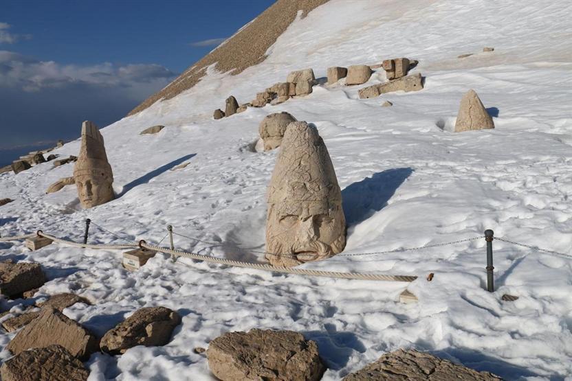 Karlar eridi Nemrut Dağına ilgi arttı