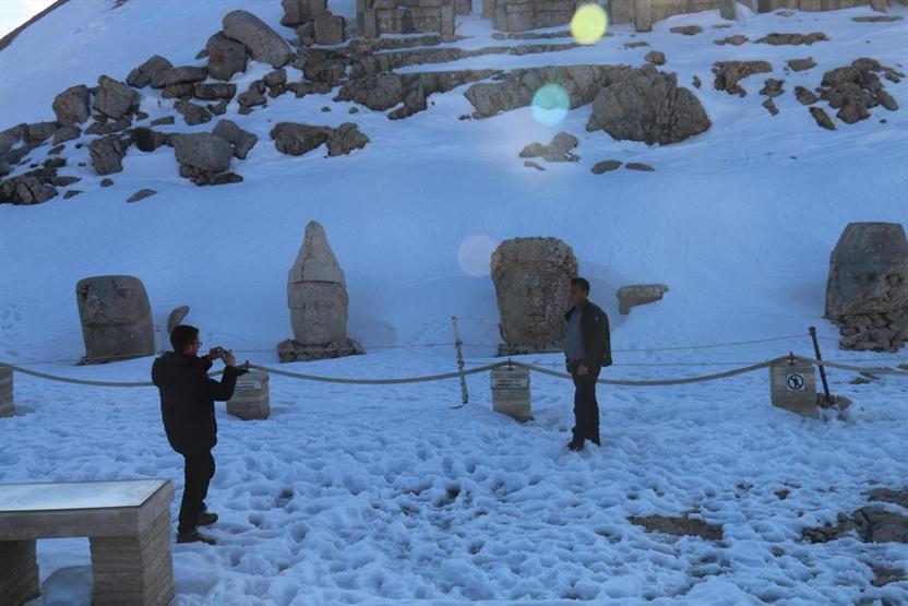Karlar eridi Nemrut Dağına ilgi arttı