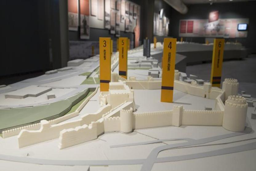 İstanbul surları yeniden canlandı