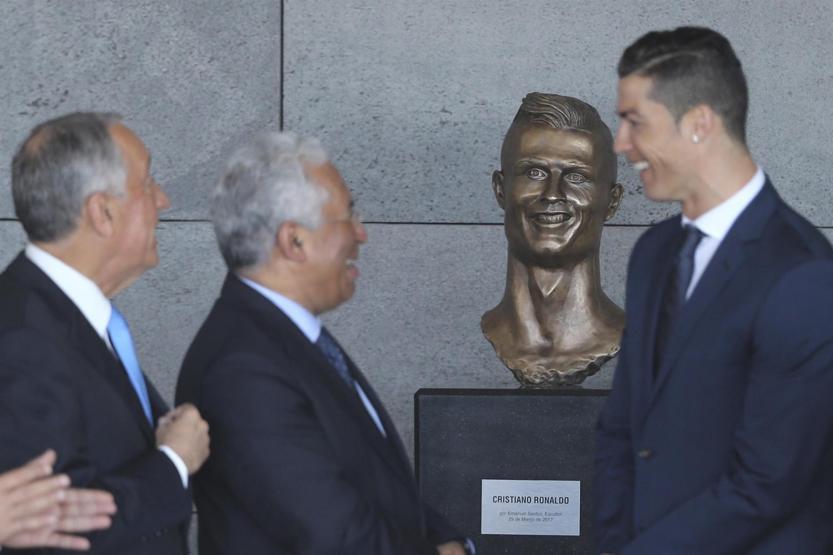 Ronaldonun adı havalimanına verildi