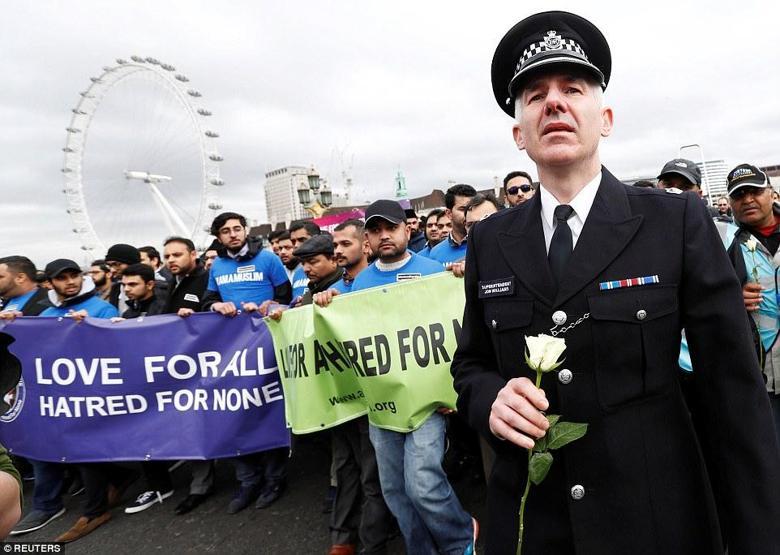 Londra saldırısı sonrası dayanışma programı