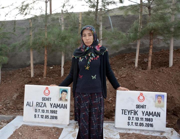 PKKnın öldürdüğü 16 köylü için anıt mezar