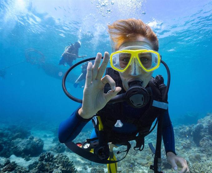 Turistik denizaltının dalacağı bölgede çalışma yapılıyor