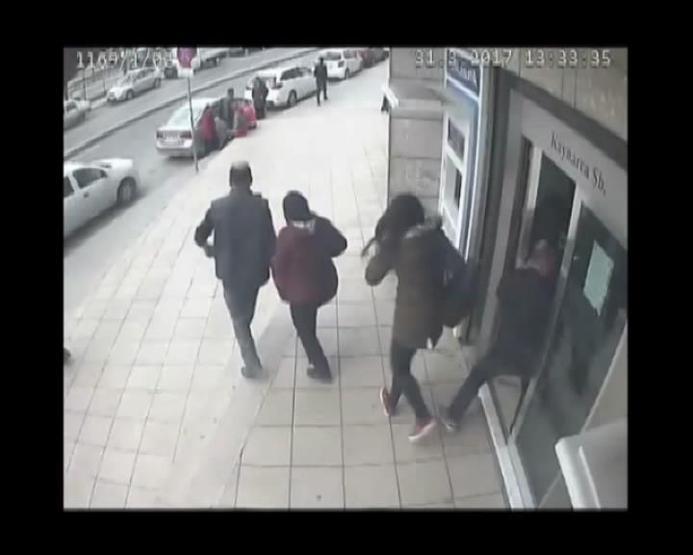 Bankadaki soygun girişiminin inanılmaz anları