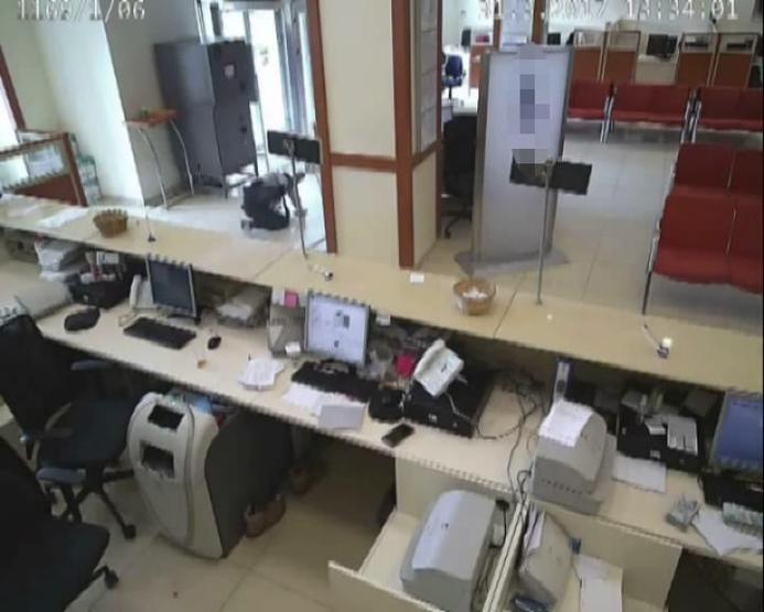 Bankadaki soygun girişiminin inanılmaz anları
