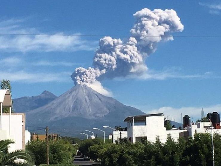 Fuego Yanardağı yine patladı