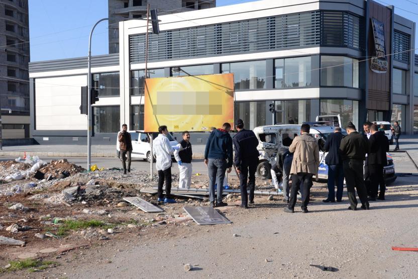 Son dakika: Mersinde polise bombalı saldırı