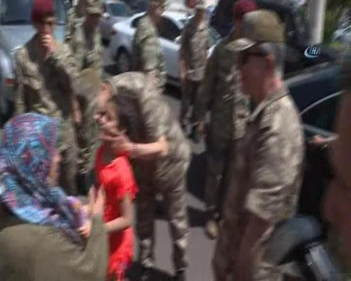 Hulusi Akar ve komutanlar Diyarbakırda: Suru gezdiler