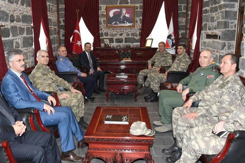Orgeneral Hulusi Akar Diyarbakır ve Batmanı ziyaret etti