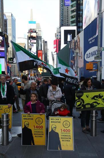 Times Meydanında kimyasal saldırı protestosu