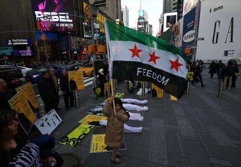 Times Meydanında kimyasal saldırı protestosu