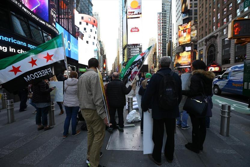 Times Meydanında kimyasal saldırı protestosu