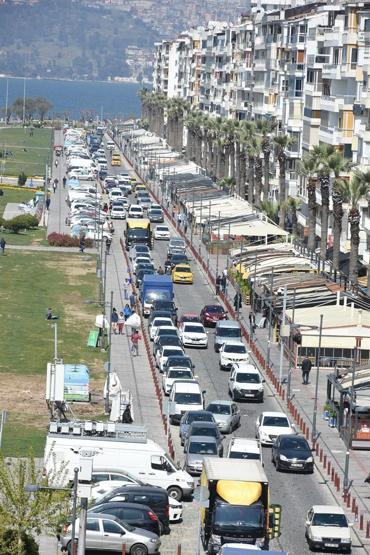 İzmir Kordonda trafik çilesi