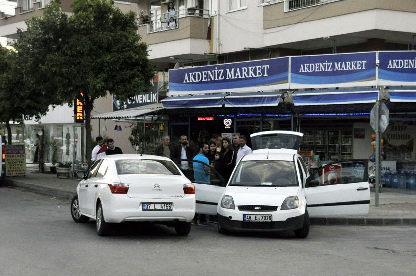 Antalyadaki kaza anı güvenlik kamerasında