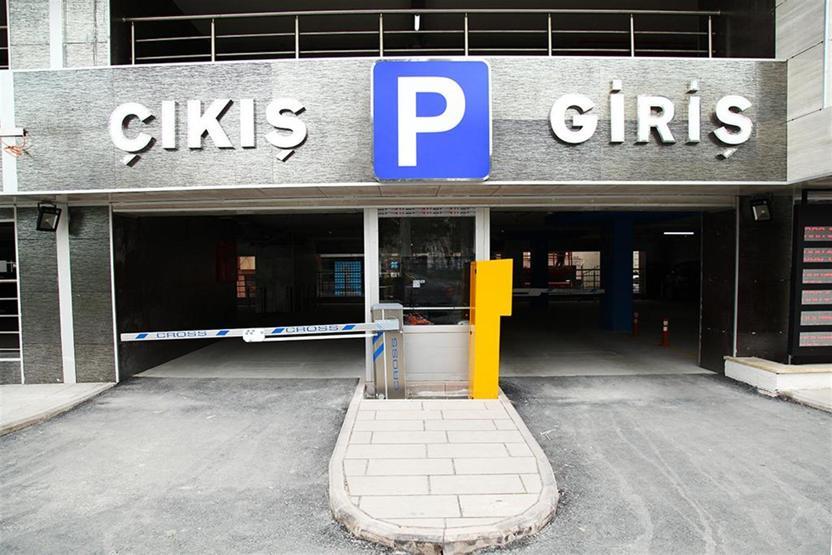 Sakaryanın ilk katlı otoparkı hizmete girdi