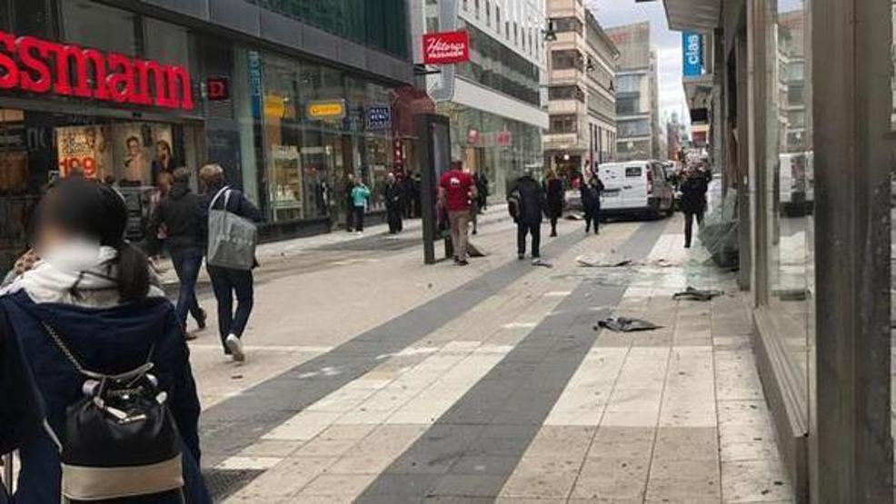 İsveçteki kamyon saldırısından ilk kareler