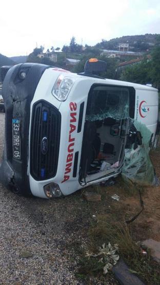 Mersinde çevik kuvveti taşıyan otobüs devrildi