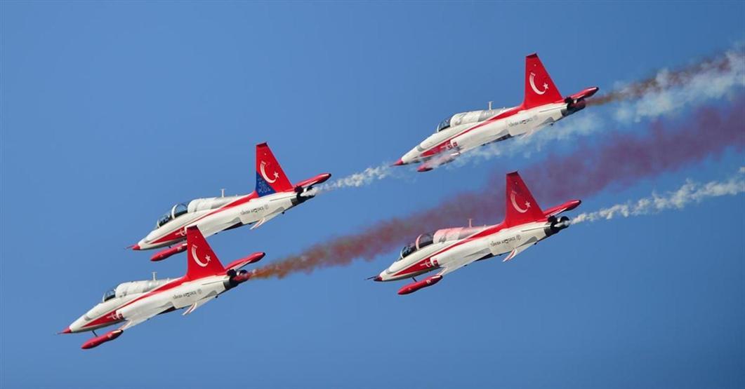 Türk Yıldızlarından Şanlıurfada nefes kesen gösteri