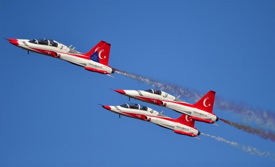 Türk Yıldızlarından Şanlıurfada nefes kesen gösteri