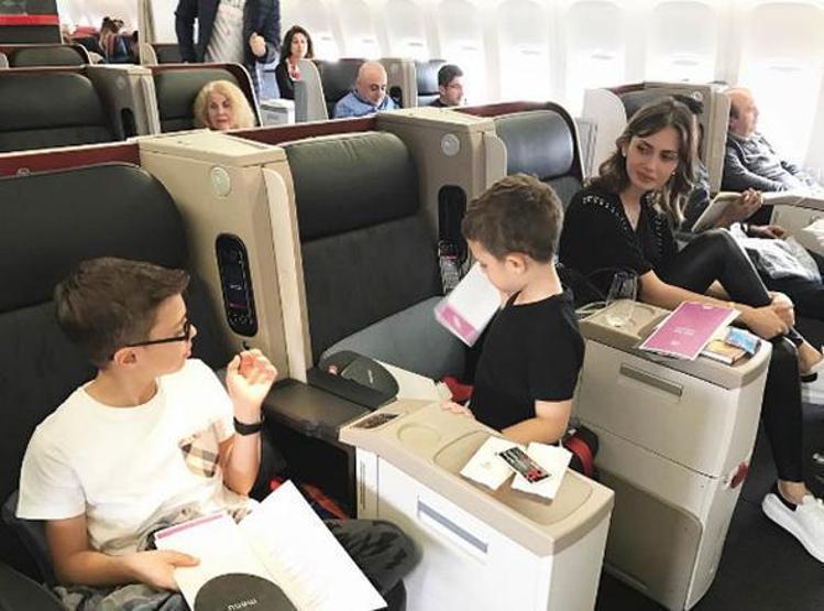 Emina Sandal’ın sırt kasları olay oldu