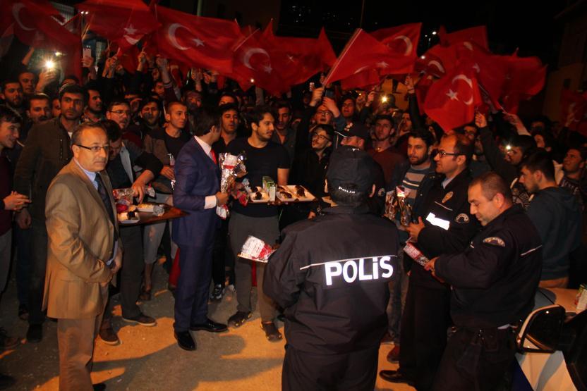 Polis kavga var ihbarı üzerine geldi, sürprizle şaşırdı