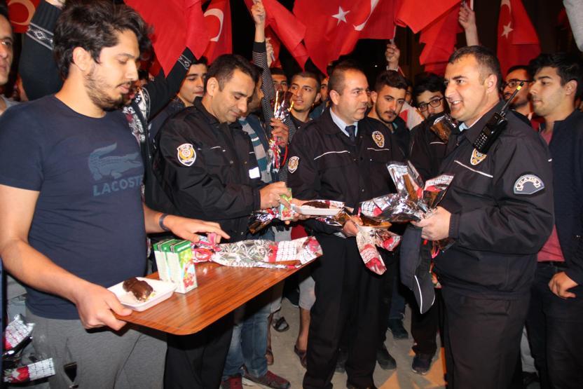Polis kavga var ihbarı üzerine geldi, sürprizle şaşırdı
