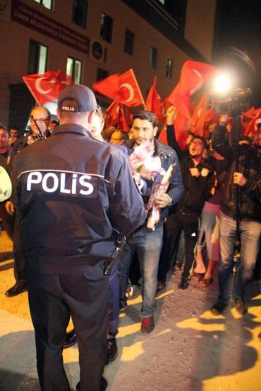 Polis kavga var ihbarı üzerine geldi, sürprizle şaşırdı