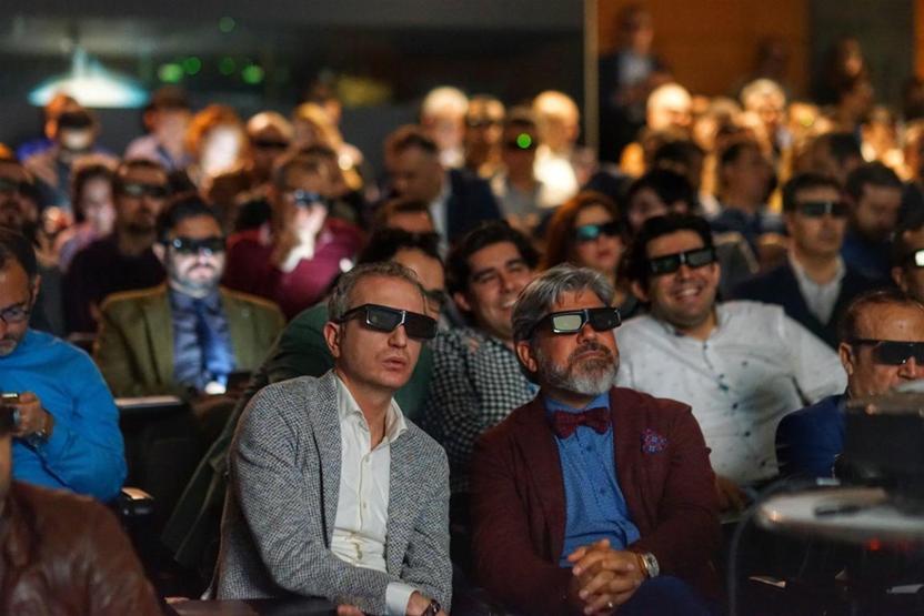 Burun ameliyatını canlı yayınla 3 boyutlu izlediler