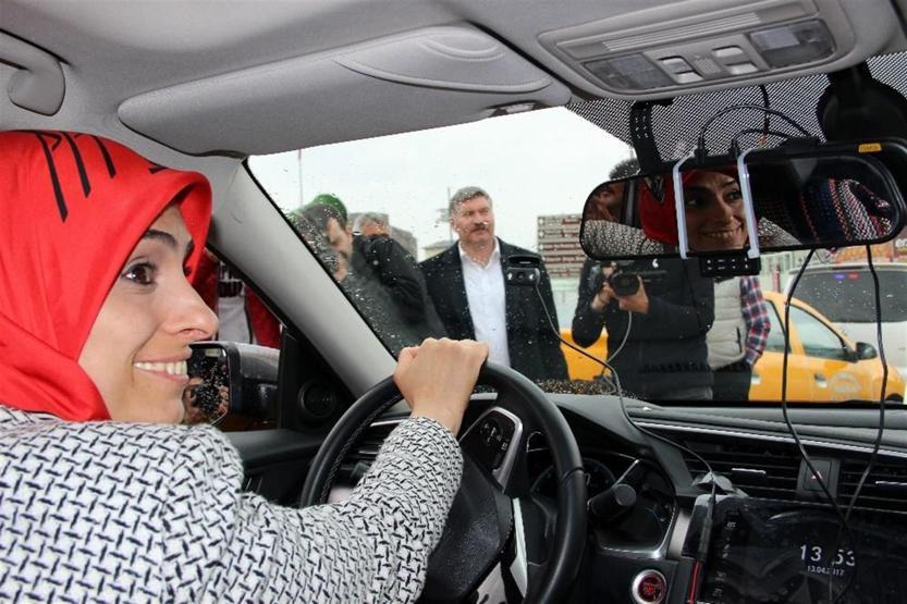 Milletvekilinin ‘Evet’ taksisi yollara çıktı