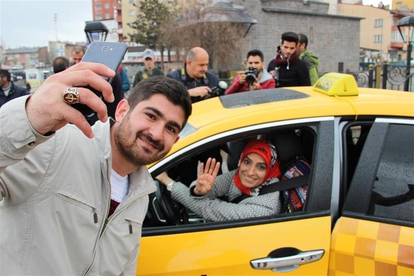 Milletvekilinin ‘Evet’ taksisi yollara çıktı