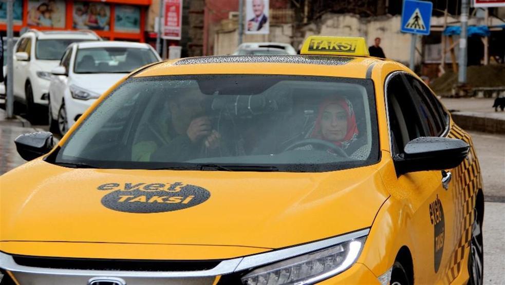 Milletvekilinin ‘Evet’ taksisi yollara çıktı