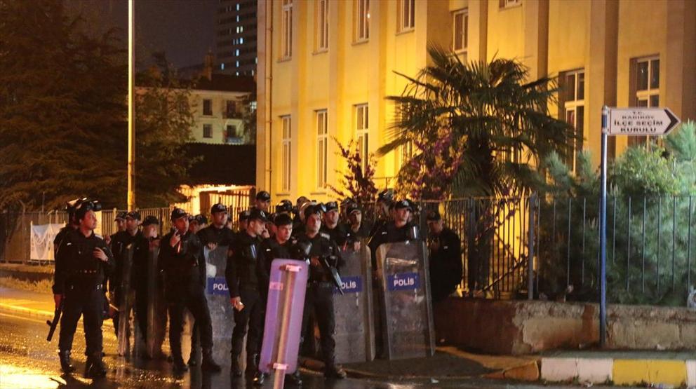İstanbul ve İzmirde protesto: 4 kişi gözaltına alındı