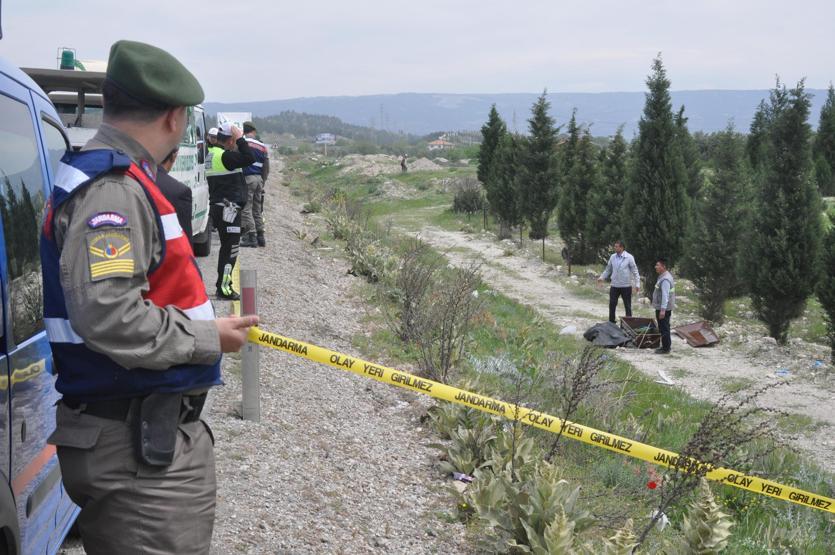Denizlide yol kenarında kadın cesedi bulundu