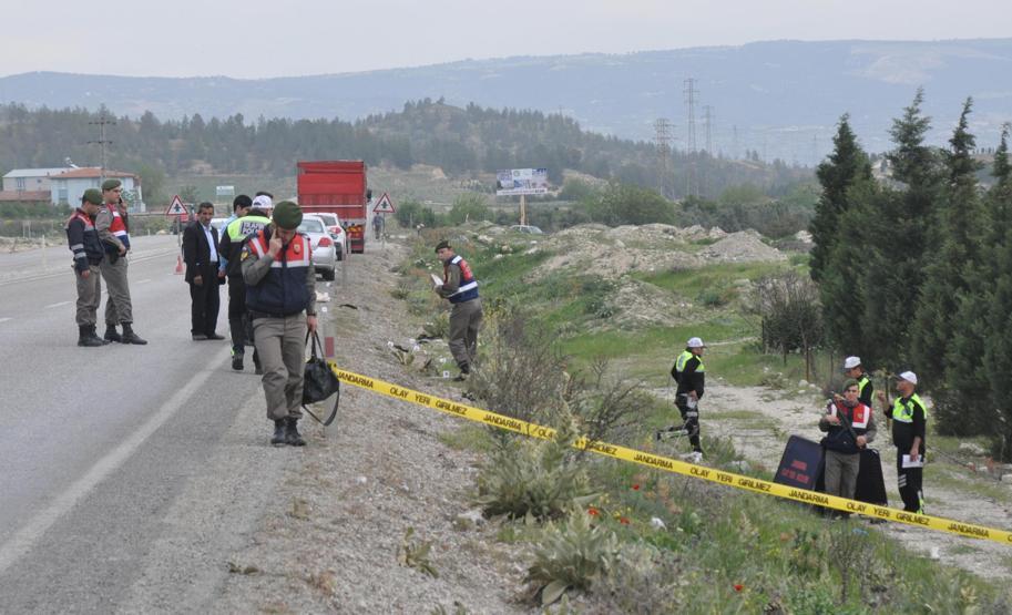 Denizlide yol kenarında kadın cesedi bulundu