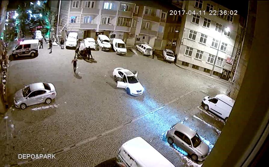 Polis dayağı antrenörü hastanelik etti