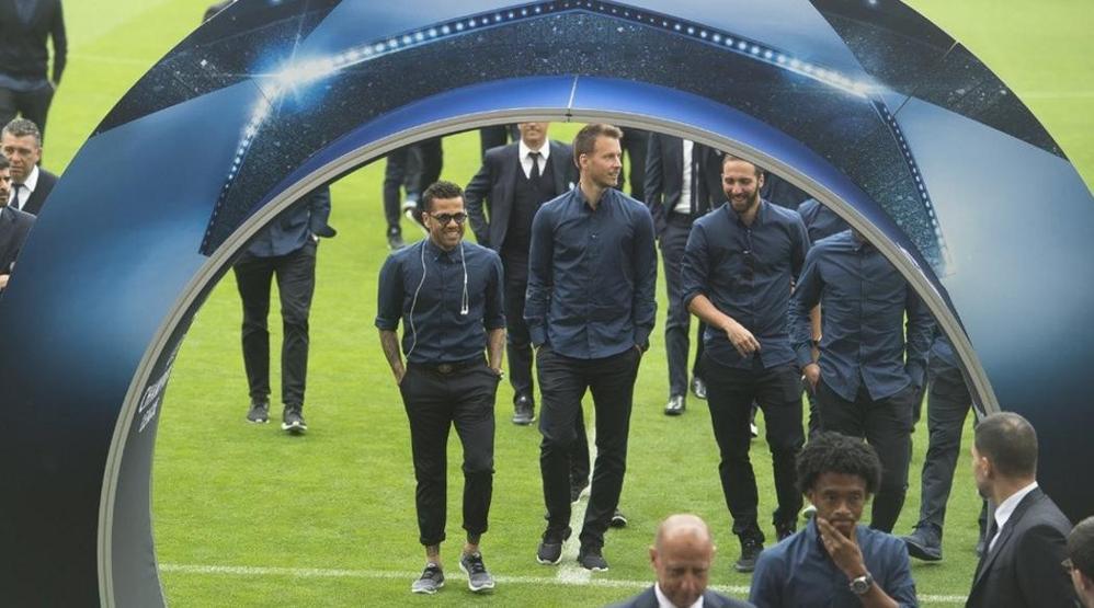 Dani Alves duygusal anlar yaşadı